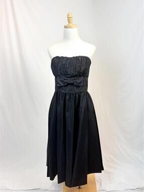 Vintage Black Strapless Taffeta Cocktail Dress Medium Sweetheart Neck Bow Detail